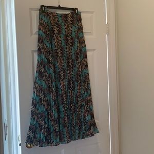 Multicolor long Pleated skirt size 6